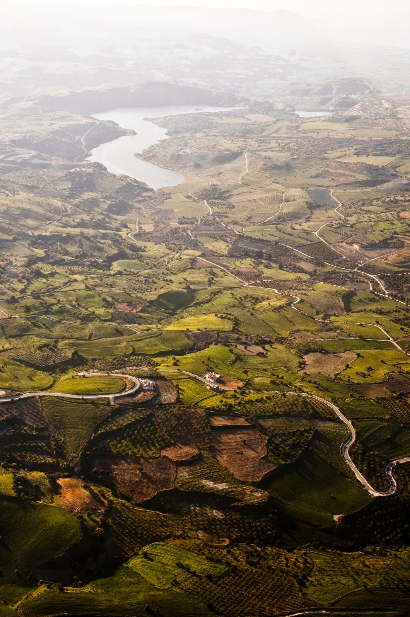 Vista aérea de campos y terrenos